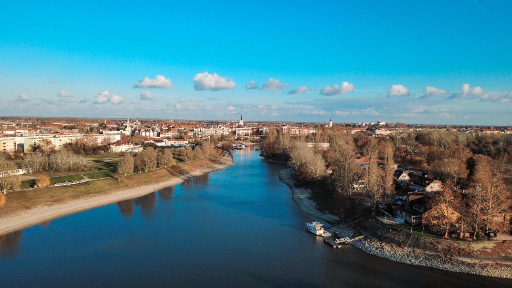 Sobri Halászcsárda és Panzió Baja Extérieur photo