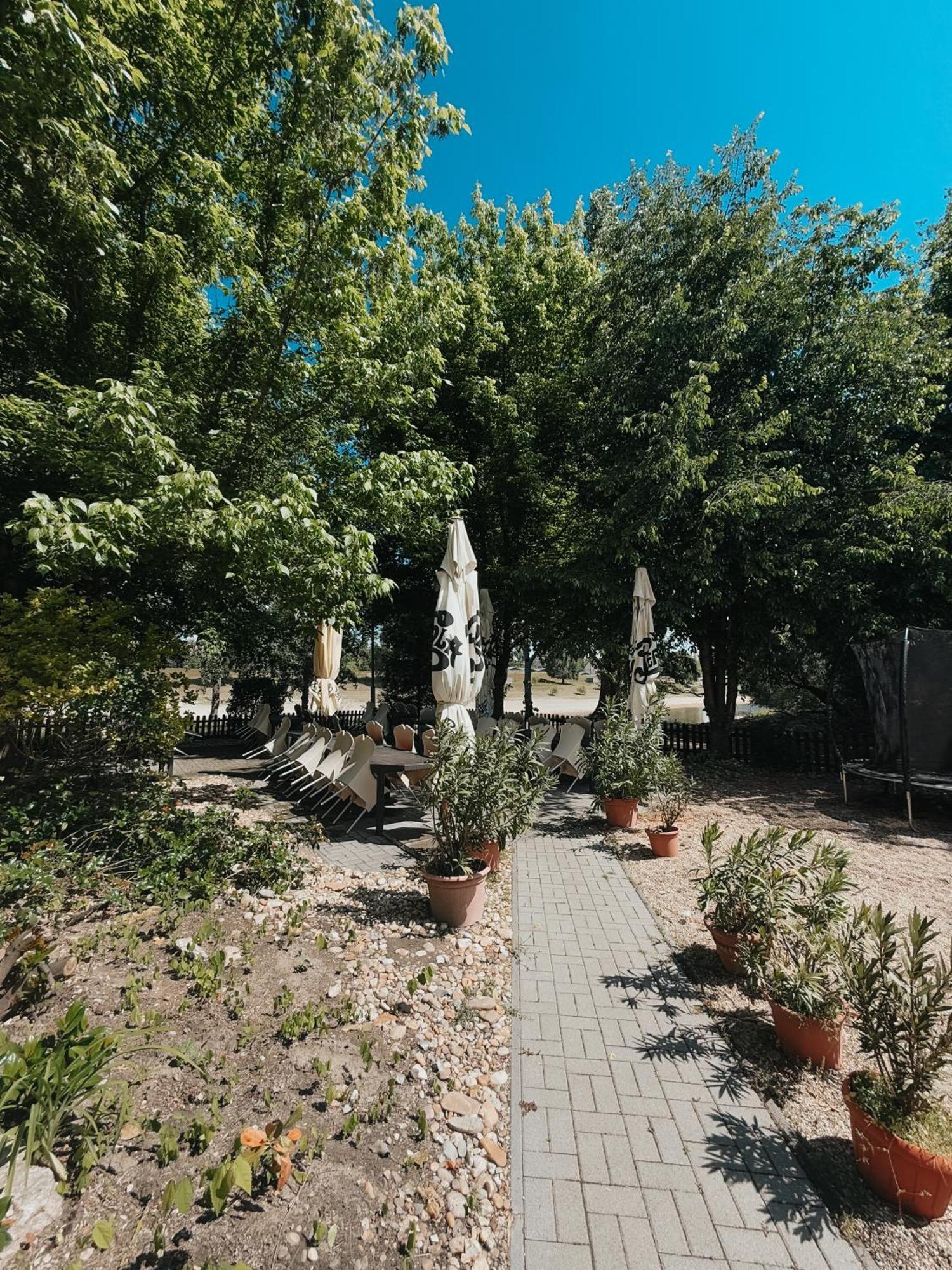 Sobri Halászcsárda és Panzió Baja Extérieur photo