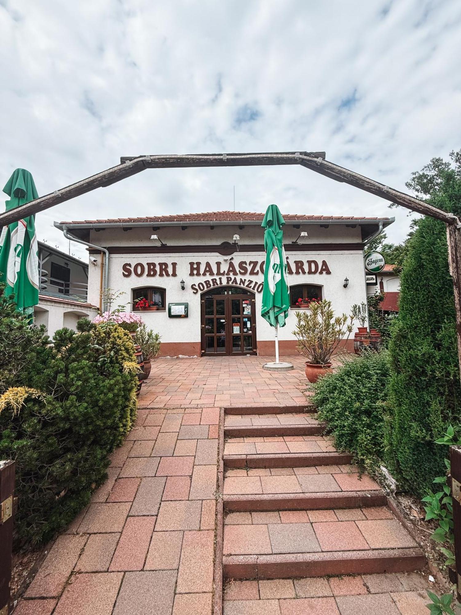 Sobri Halászcsárda és Panzió Baja Extérieur photo