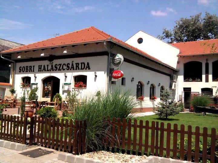 Sobri Halászcsárda és Panzió Baja Extérieur photo